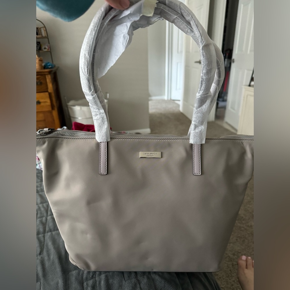 Brand new Kate Spade zippered tote/shoulder bag!